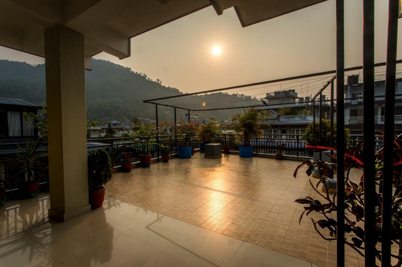 Hotel Peace Plaza Pokhara Esterno foto